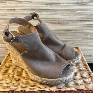 Tan faux suede open toe wedges women’s size 9